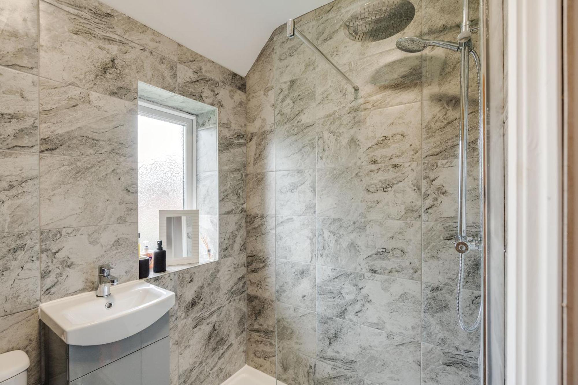 Shawe House - 10 Minute Mcr Airport - Free Parking Villa Wythenshawe Ruang foto