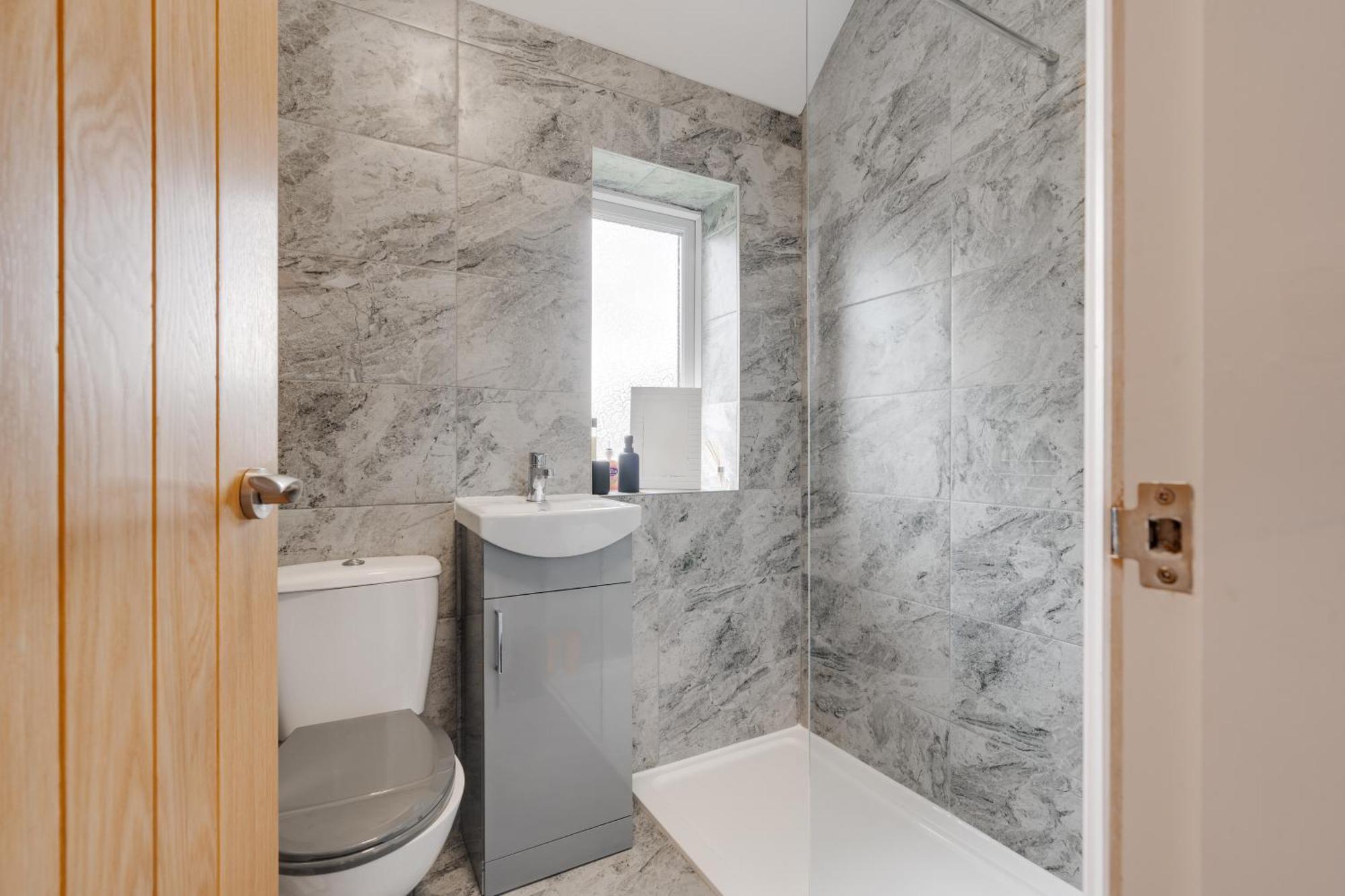 Shawe House - 10 Minute Mcr Airport - Free Parking Villa Wythenshawe Ruang foto