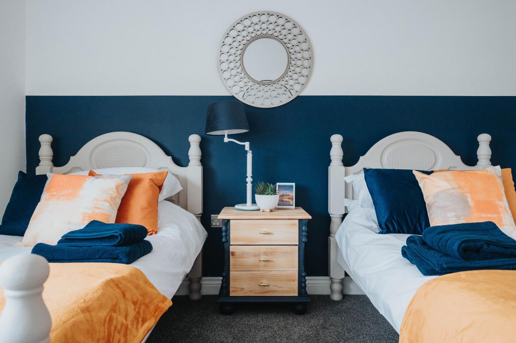 Shawe House - 10 Minute Mcr Airport - Free Parking Villa Wythenshawe Ruang foto