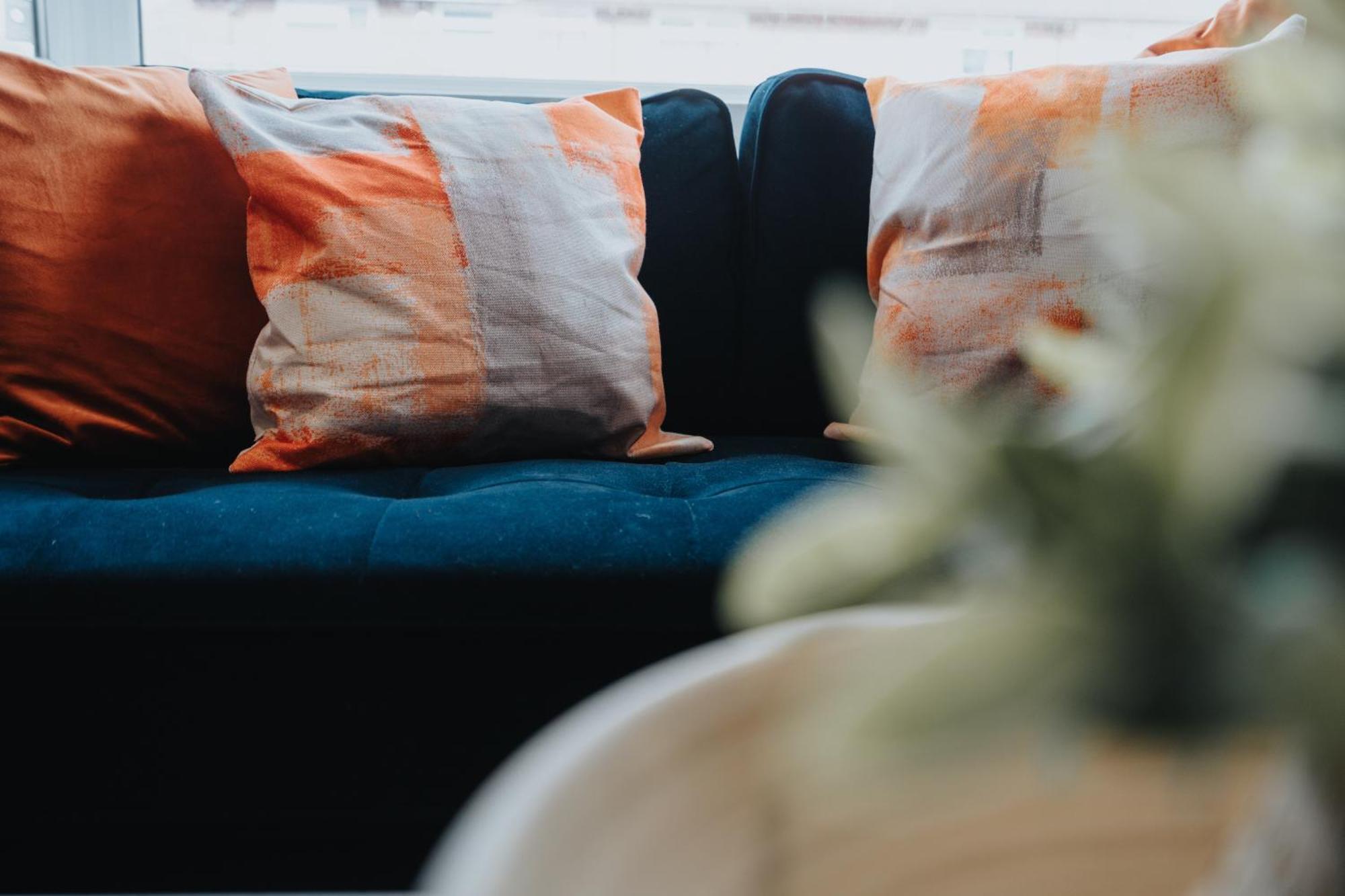 Shawe House - 10 Minute Mcr Airport - Free Parking Villa Wythenshawe Ruang foto