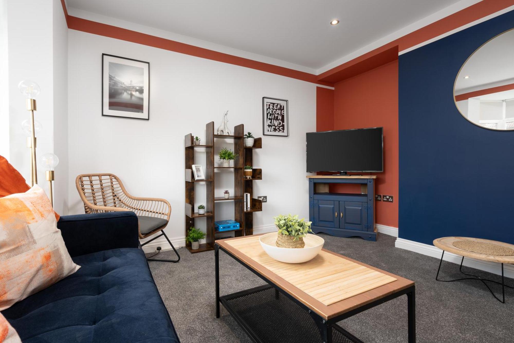Shawe House - 10 Minute Mcr Airport - Free Parking Villa Wythenshawe Ruang foto